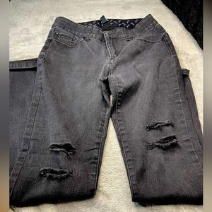 Jones New York women’s ash black jeans. Size 6
